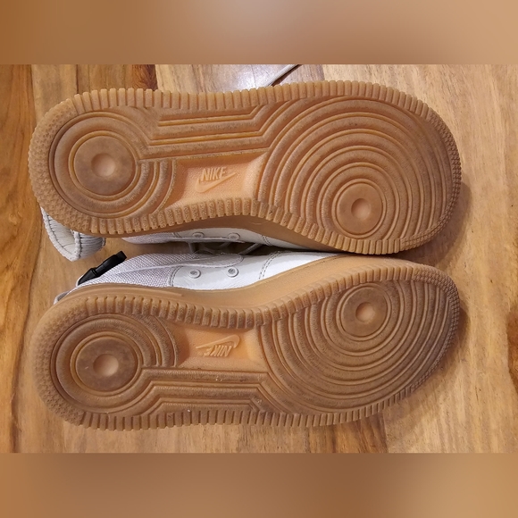 Women Nike - Picture 6 of 6